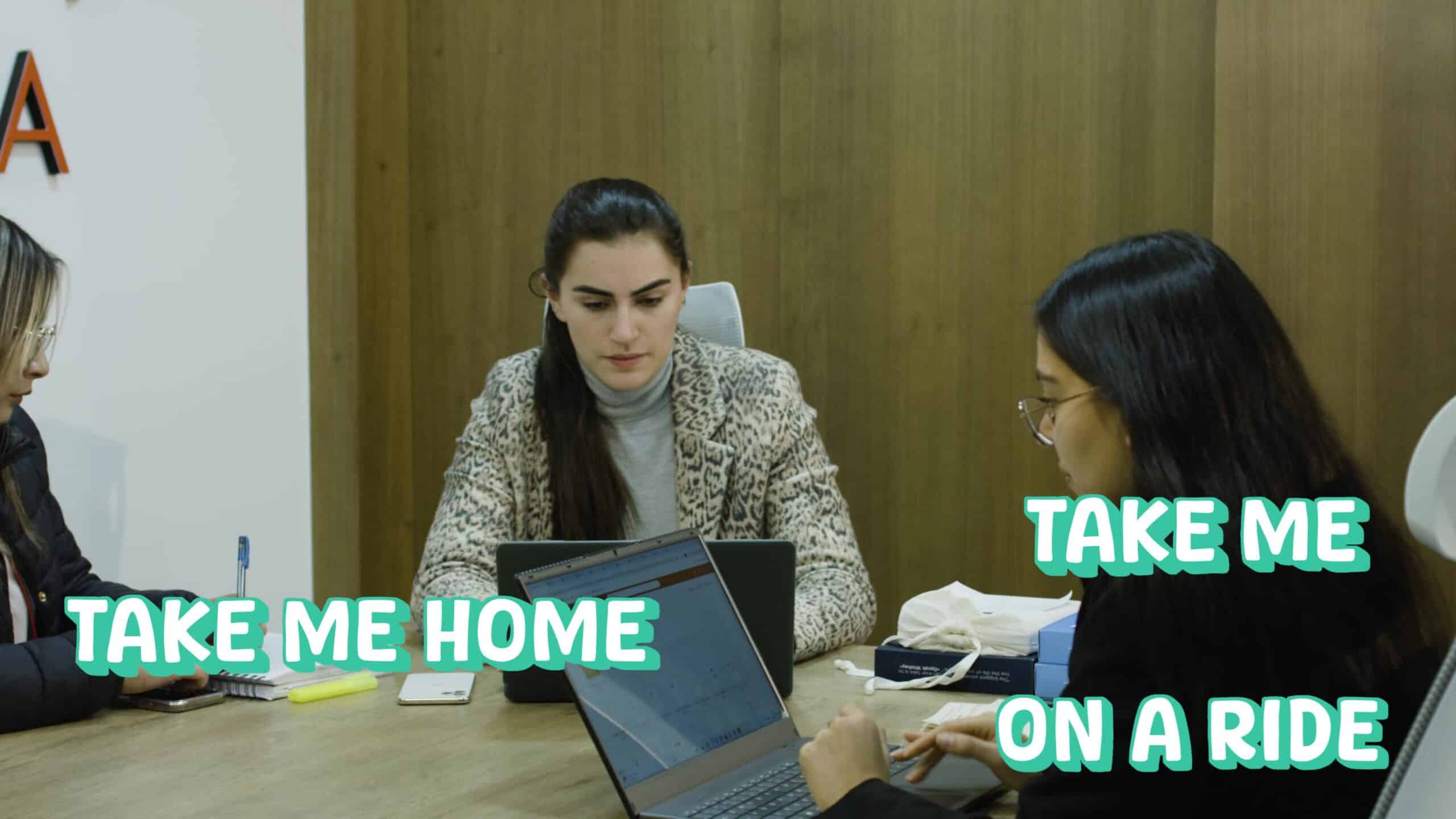 Doménica Cobo meeting with the Juntas por Ellas team